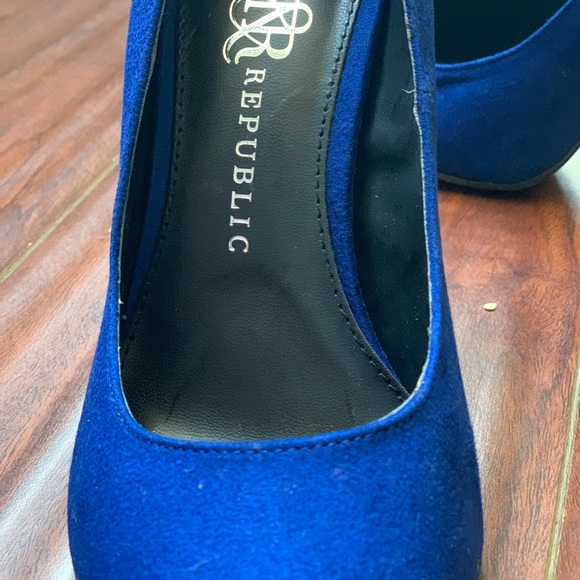 Heels - Picture 2 of 6